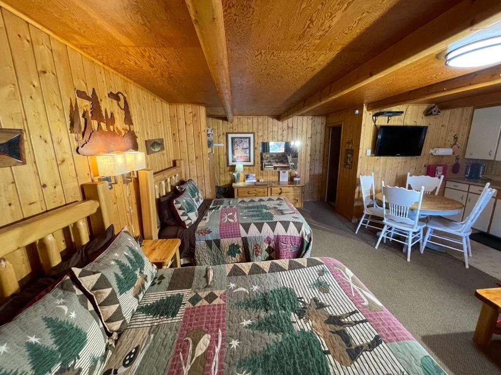 Sportsman Lodge Melrose Mt Бьютт Экстерьер фото