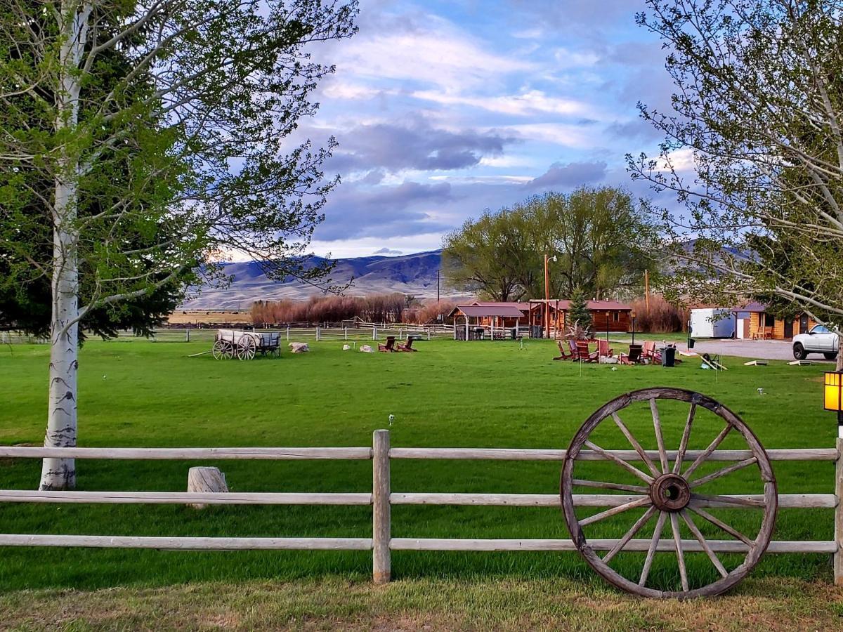 Sportsman Lodge Melrose Mt Бьютт Экстерьер фото