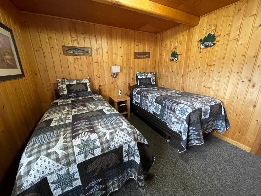 Sportsman Lodge Melrose Mt Бьютт Экстерьер фото