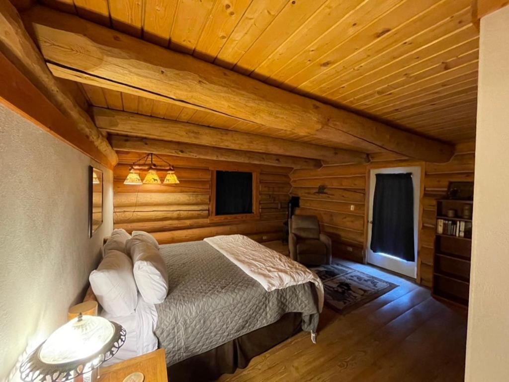 Sportsman Lodge Melrose Mt Бьютт Экстерьер фото